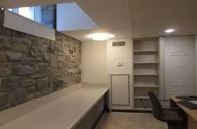 56 Queen Street Toronto C08 Ontario M5C 2Z3