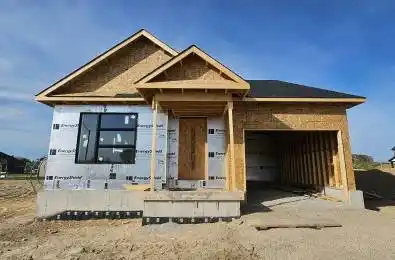 113 Thackeray Way Minto Ontario N0G 1Z0