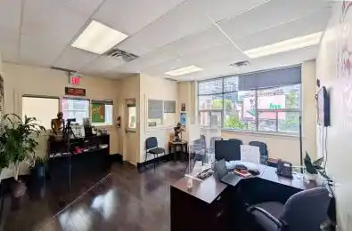 526 Richmond Street Unit# 200 Toronto C08 Ontario M5A 1R3