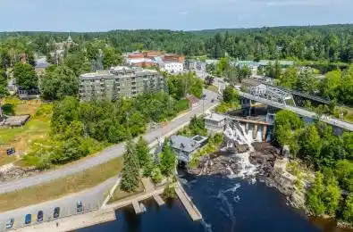 24 Ontario Street Unit# 308 Bracebridge Ontario P1L 2H5