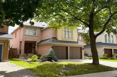 215 Queenslea Avenue Toronto W04 Ontario M9N 3X5