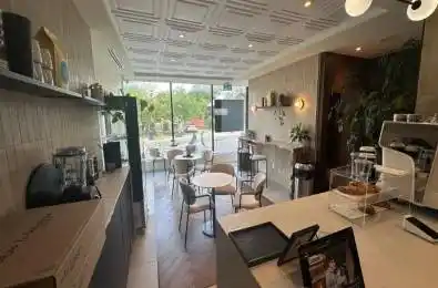 280 Viewmount Avenue Toronto W04 Ontario M6B 1V2