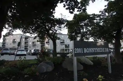 2001 Bonnymede Drive Unit# 213 Mississauga Ontario L5J 4H8