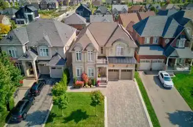 9 Heaney Court Aurora Ontario L4G 0J7