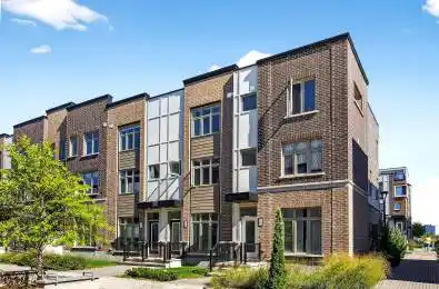 520 Ozawa Private Manor Park - Cardinal Glen and Area Ontario K1K 4Z8