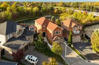 15 Jack Kenny Court Caledon Ontario L7E 2M5