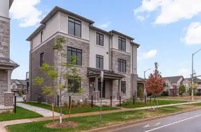 2717 WestOak Trails Boulevard Oakville Ontario L6M 4T7