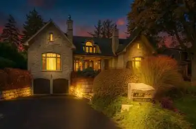 138 DIANNE Avenue Oakville Ontario L6J 4G9