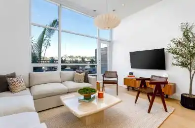 483 Dupont Street Unit# 204 Toronto C02 Ontario M6G 1Y6