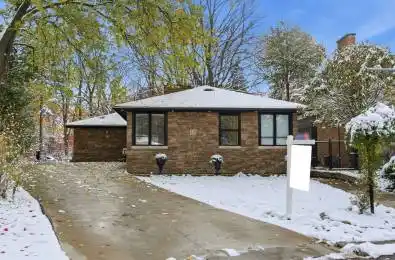 16 Freeland Court Hamilton Ontario L8S 2R5