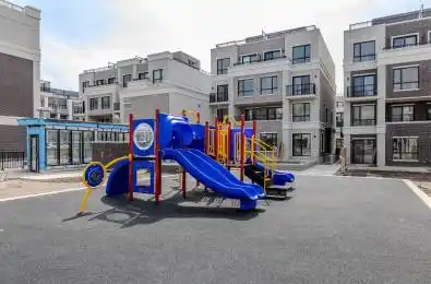 2 Red Squirrel Lane Unit# D109 Richmond Hill Ontario L4S 0P5