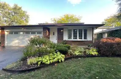 2086 Thornlea Drive Oakville Ontario L6L 1K6