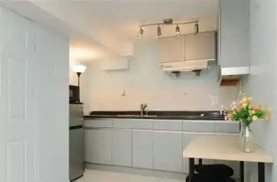 270 Timberbank Boulevard Unit# 18Lower Toronto E05 Ontario M1W 2M1