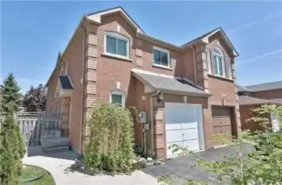 102 Lent Crescent Brampton Ontario L6Y 4X7