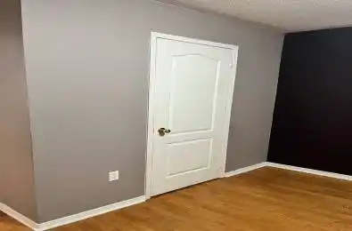 7 Glacier Crescent Toronto E11 Ontario M1X 2A9