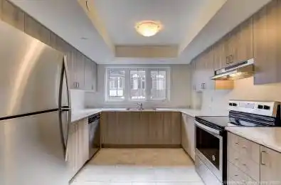 2698 Deputy Minister Path Oshawa Ontario L1L 0M7