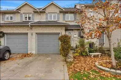 1 Royalwood Court Unit# 44 Hamilton Ontario L8E 4Y3