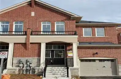 136 Knott End Crescent Newmarket Ontario L3Y 0E4