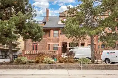 212 St George Street Unit# 203 Toronto C02 Ontario M5R 2N5