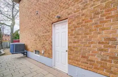 94 Marydale Avenue Markham Ontario L3S 3A9