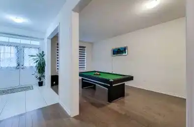 11 Seanesy Drive Unit# Upper Thorold Ontario L3B 0G1