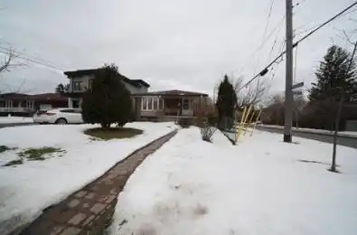 35 Beckett Avenue Toronto W04 Ontario M6L 2B3