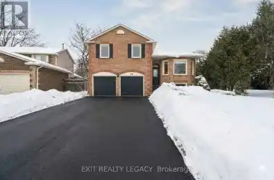 10 Eves Court Newmarket Ontario L3Y 7P7