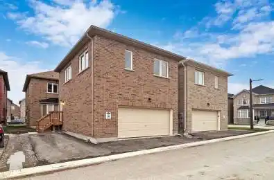 4 Waterleaf Road Unit# Coach Markham Ontario L6B 1N9