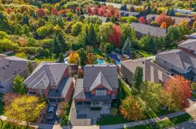 2530 Hemmford Drive Oakville Ontario L6M 4R7