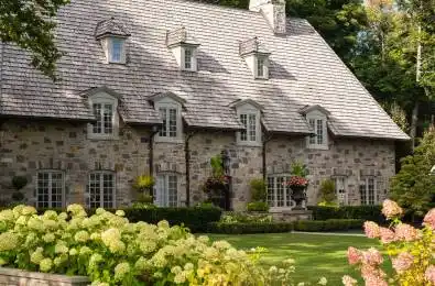 108 Sandringham Drive Toronto C07 Ontario M3H 1C9