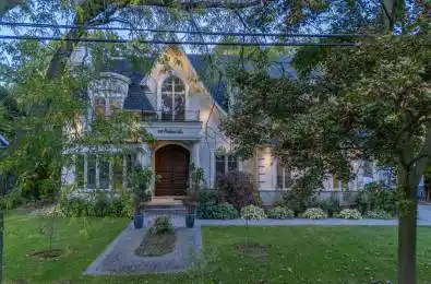 883 Parkland Avenue Mississauga Ontario L5H 3G6