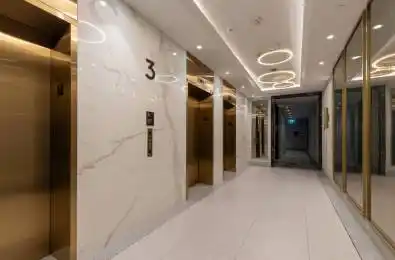 455 Wellington Street Unit# 301 Toronto C01 Ontario M5V 0V8