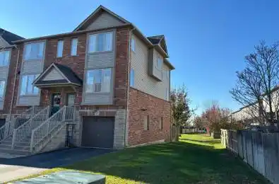15 CHAPMAN Lane Hamilton Ontario L9G 0A5