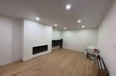 16 Redcastle Crescent Georgina Ontario L4P 3M1