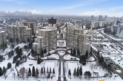 11 Townsgate Drive Unit# 1501 Vaughan Ontario L4J 8G4