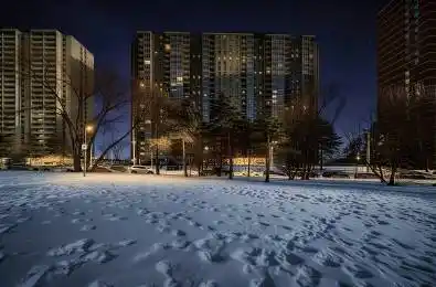 75 Emmett Avenue Unit# 910 Toronto W04 Ontario M6M 5A7