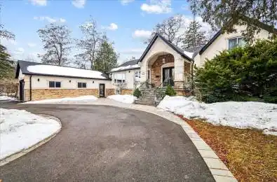 2090 Stonehouse Crescent Mississauga Ontario L5H 3J1