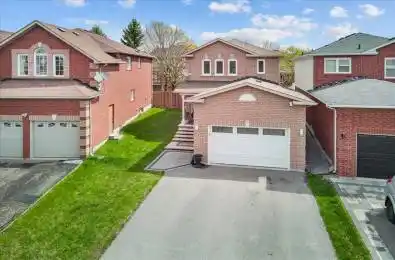 80 Fry Crescent Clarington Ontario L1C 4Y3